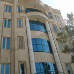 در وپنجره ساختمان